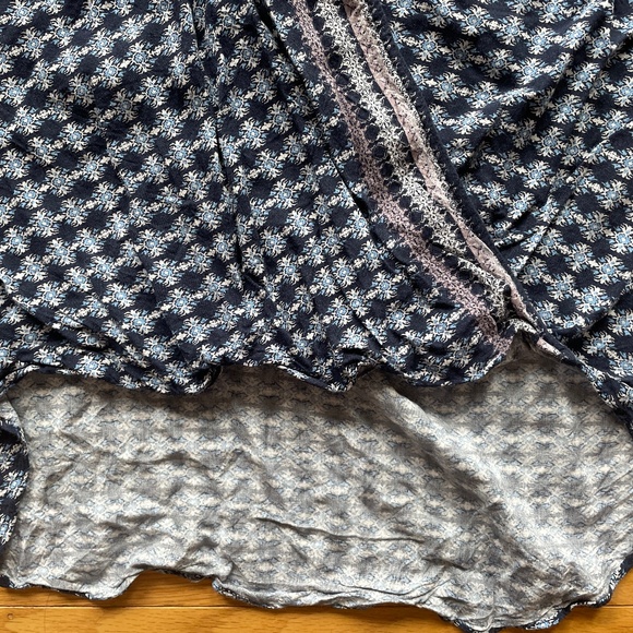 Max Studio Printed Faux-Wrap Sleeveless Blouse - Picture 5 of 12